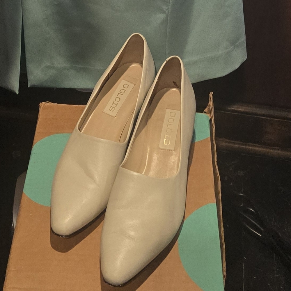 VINTAGE DOLCIS Cream 9M made in Brazil heels
